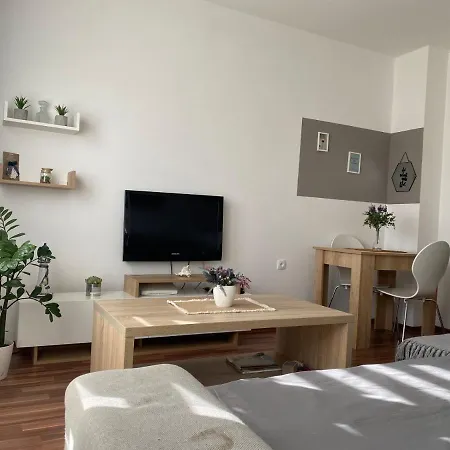 Alex Apartment *